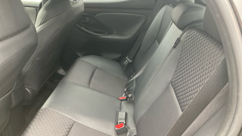 Toyota Yaris 1.5 Hybrid Dynamic 5dr CVT Hybrid Hatchback